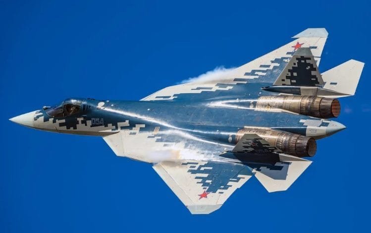 Rusya Hava ve Uzay Kuvvetleri’ne yeni Su-57 ve Su-35S savaş uçakları teslim edildi. Üretim kapasitesinin artırılmasıyla birlikte, Rusya’nın hava gücünde önemli bir ilerleme kaydedildi.