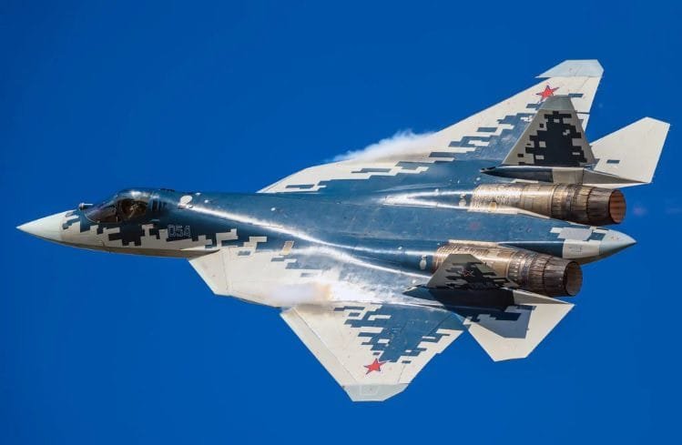Rusya Hava ve Uzay Kuvvetleri’ne yeni Su-57 ve Su-35S savaş uçakları teslim edildi. Üretim kapasitesinin artırılmasıyla birlikte, Rusya’nın hava gücünde önemli bir ilerleme kaydedildi.