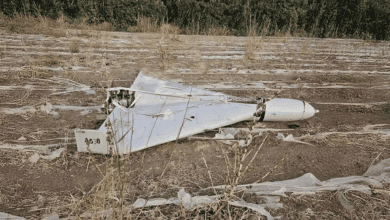 Bir Rus Shahed-136 (Geran-2) insansız hava aracının enkazı Ukrayna'da bir araziye dağıldı. (Resim kaynağı: Rus Sosyal Ağı)