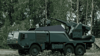 GPS dahil ataletsel navigasyon alt sistemi, hassas konumlandırma ile birlikte azimut, eğim ve yatay açıların sürekli ölçümünü sağlar. (Görsel kaynağı: Pit-Radwar)