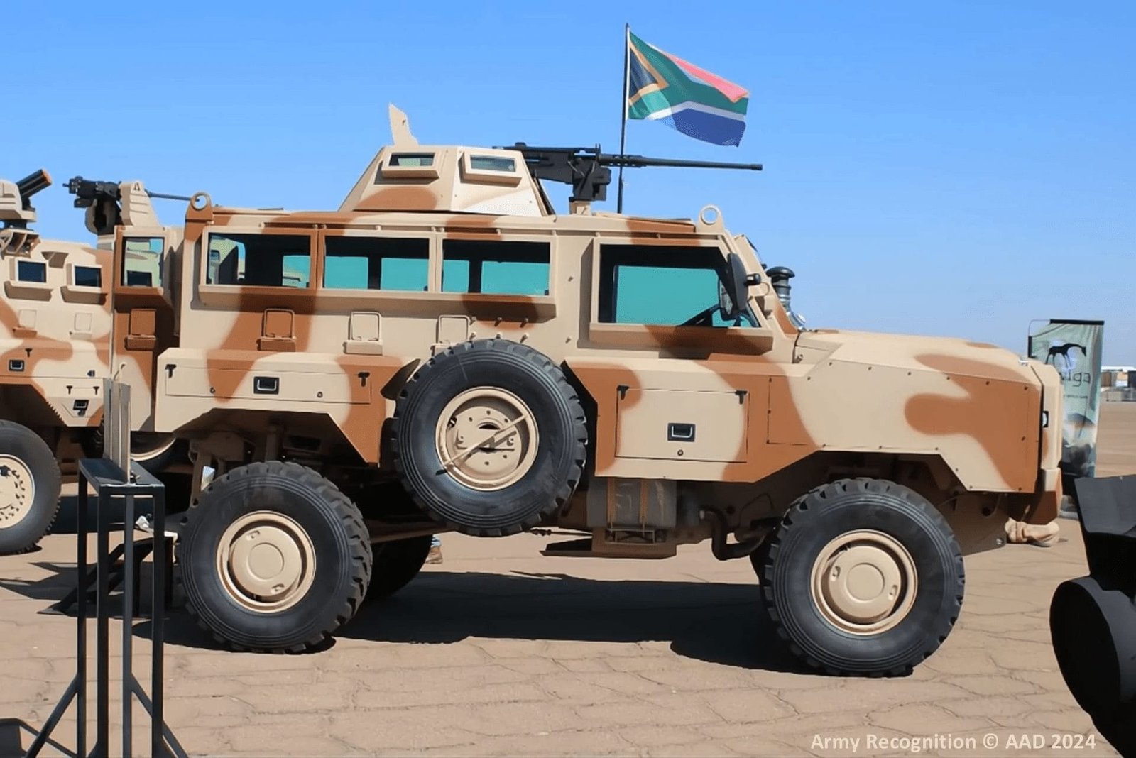 Nkwe on adet silah portu ile donatılmıştır ve &ccedil;eşitli operasyonel rolleri yerine getirmesine olanak tanıyan manuel veya uzaktan silah istasyonları ile donatılabilir. (Resim kaynağı: Army Recognition)