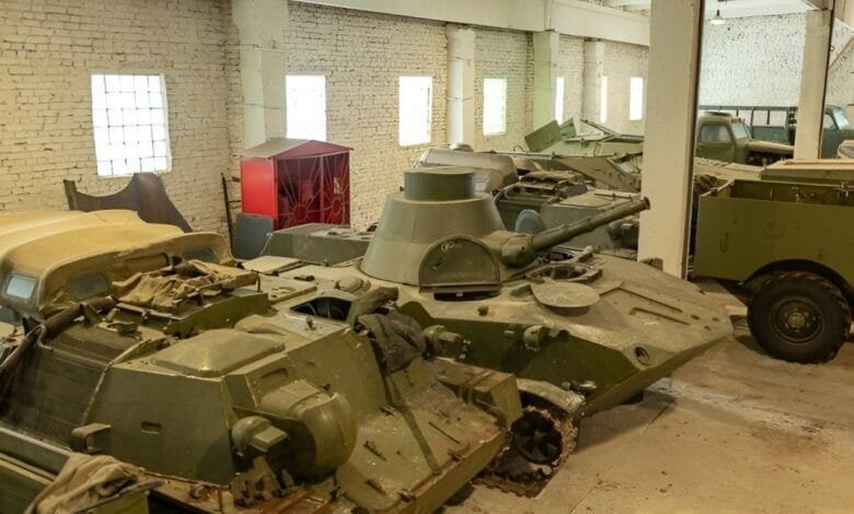 rus stüdyo savaş araçlarını bağışladı