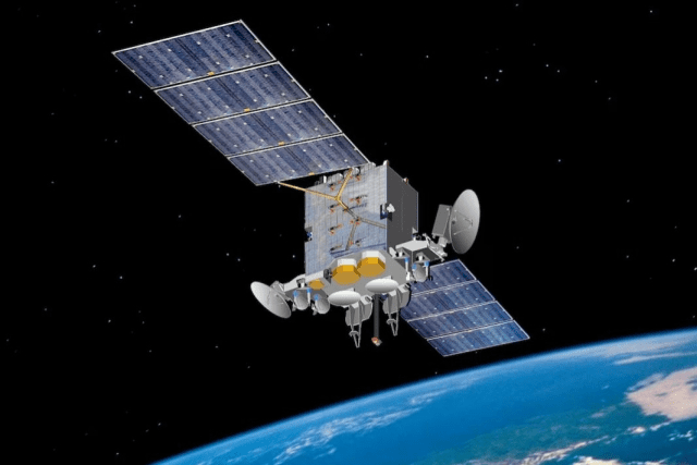 Hollanda Savunma Bakanlığı, ISISpace ile askeri uydu geliştirme için anlaşma imzaladı. Yeni uydu takımyıldızı, askeri operasyon yeteneklerini artıracak.