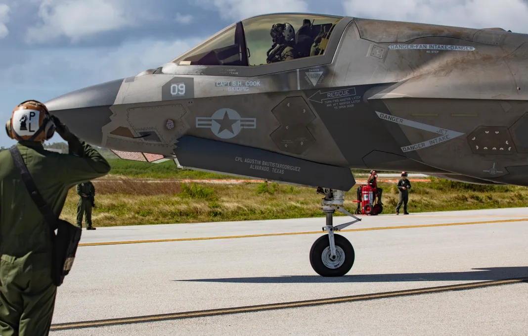 f35 geçikmeler ve yazılım hataları ile karşı karşıya