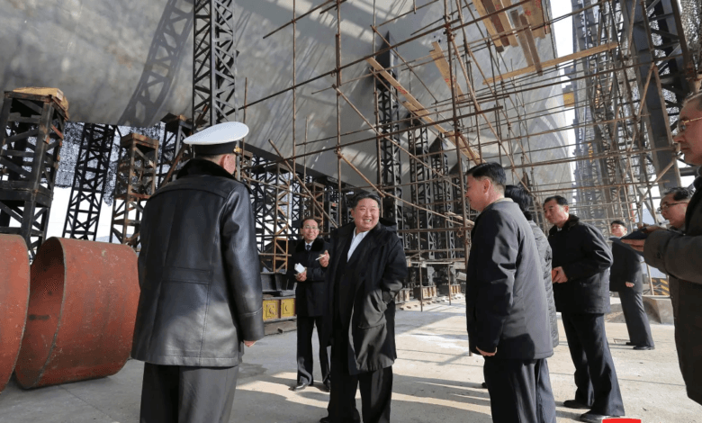 Kuzey Kore İlk Nükleer Güçlü Denizaltısını Tanıttı