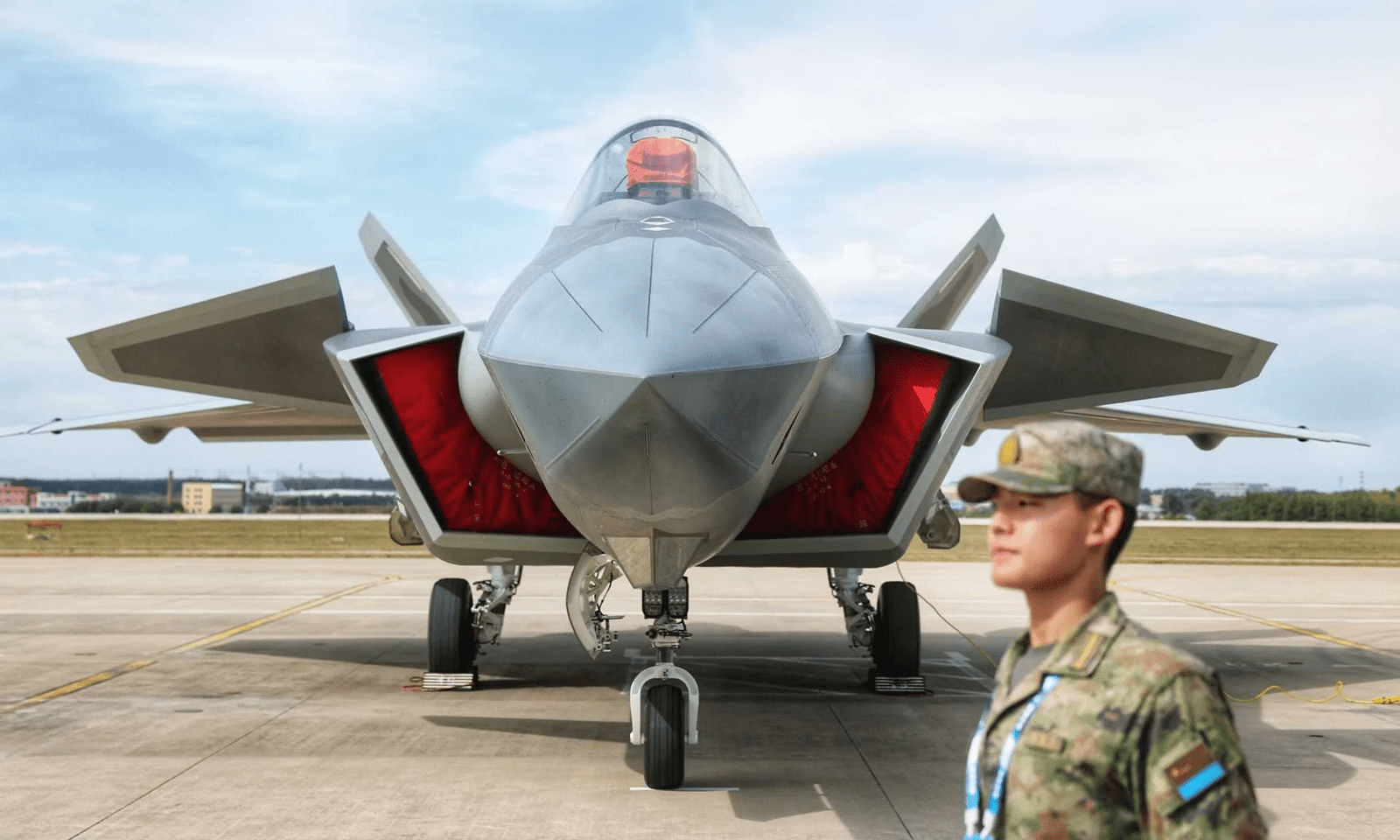 Çin’in J 20 Gizli Savaş Uçağı İlk Statik Gösterimde