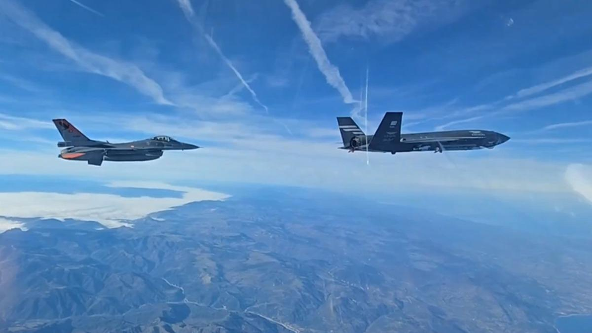 KIZILELMA’dan Tarihi Hava Hava Zaferi