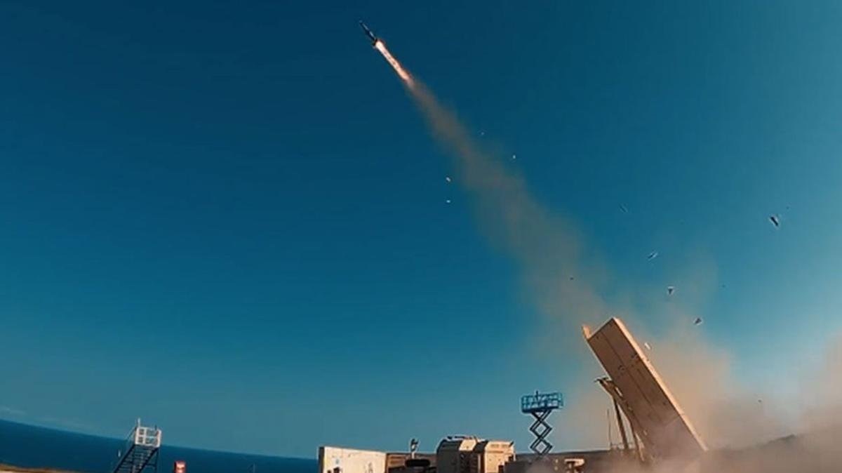 SİPER 1 testte tam isabetle gök kalkanını güçlendirdi