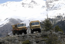 KISRAK Ambulans zorlu arazilerde tahliye gücüyle SAHA 2026’da sahneye çıkıyor. DERMAN ve KISRAK platformları dikkat çekiyor.