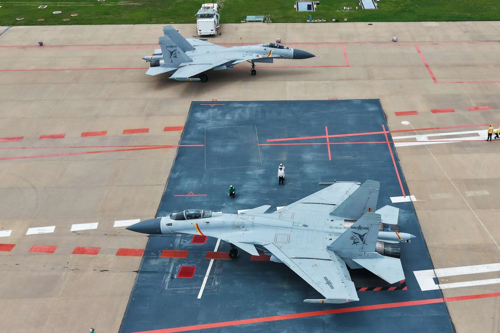 Çin den Fujian Savaş Gemisine Dev J 15 Uçuş Yatırımı